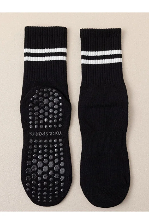 Yoga ve Pilates İçin Profesyonel Kaydırmaz Tabanlı Siyah Çorap